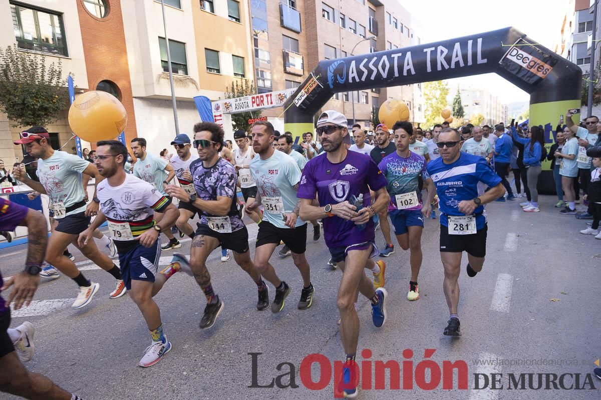 Carrera '10K Assota por ti' en Caravaca (salida y giro primera vuelta)