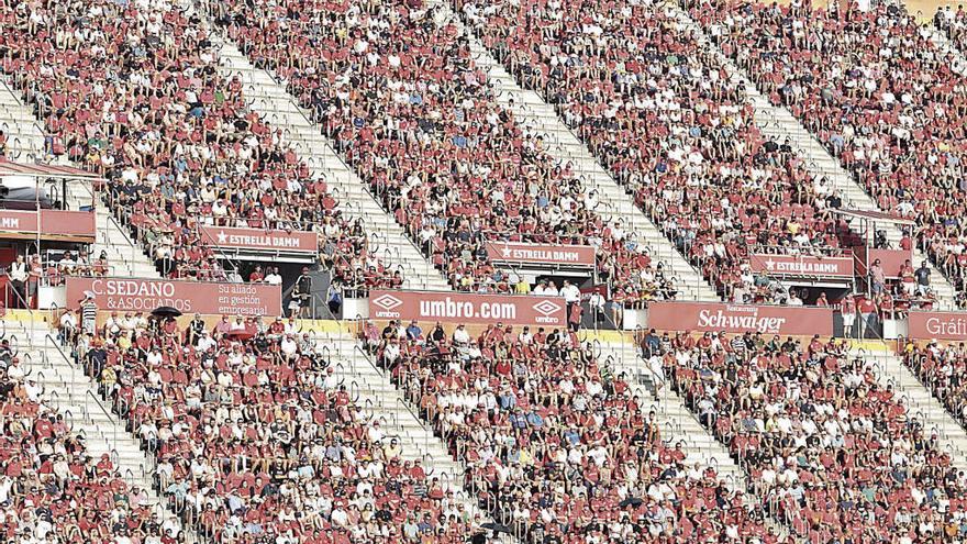 La grada de Tribuna de Sol registrÃ³ una gran afluencia de espectadores en el duelo de ayer ante la Real Sociedad.