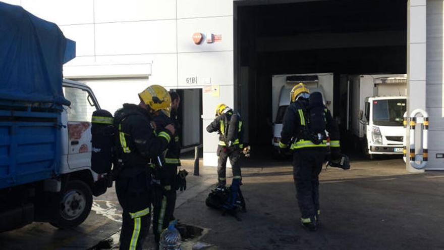 Incendio en una empresa cárnica de Arinaga