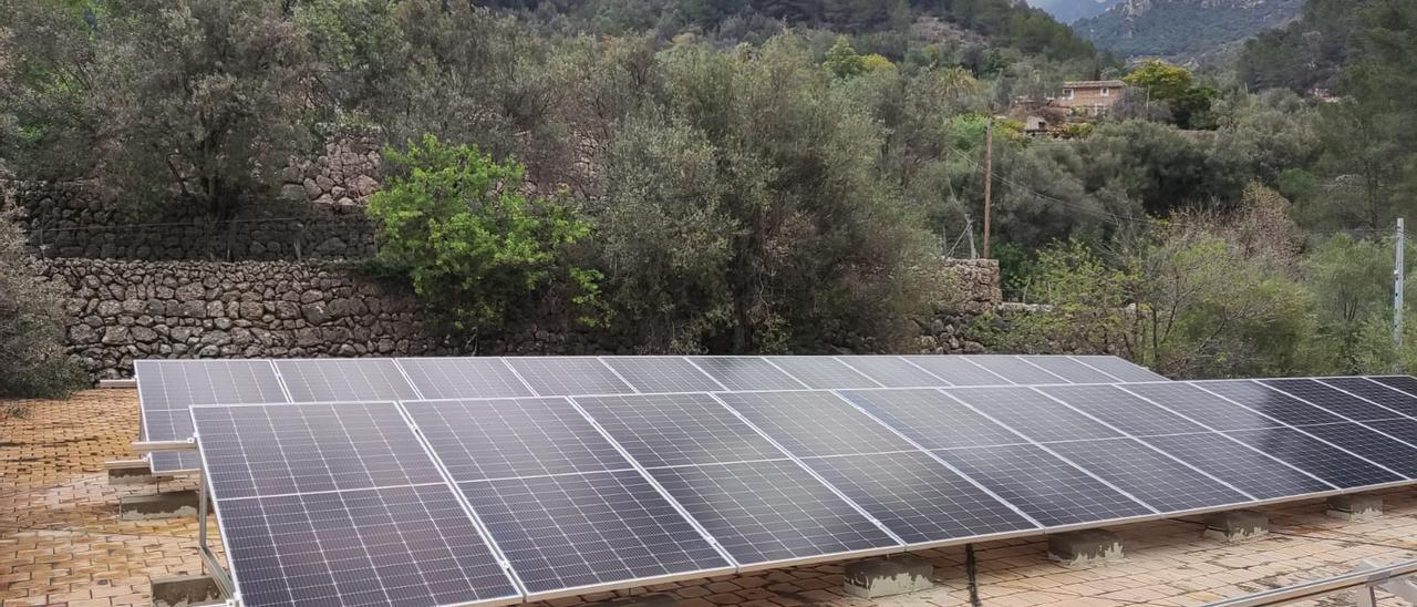 Una instalación de placas solares en el valle de Sóller.