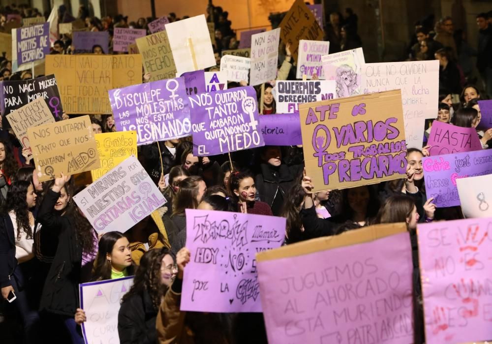 Las imágenes de la jornada de lucha feminista en Santiago