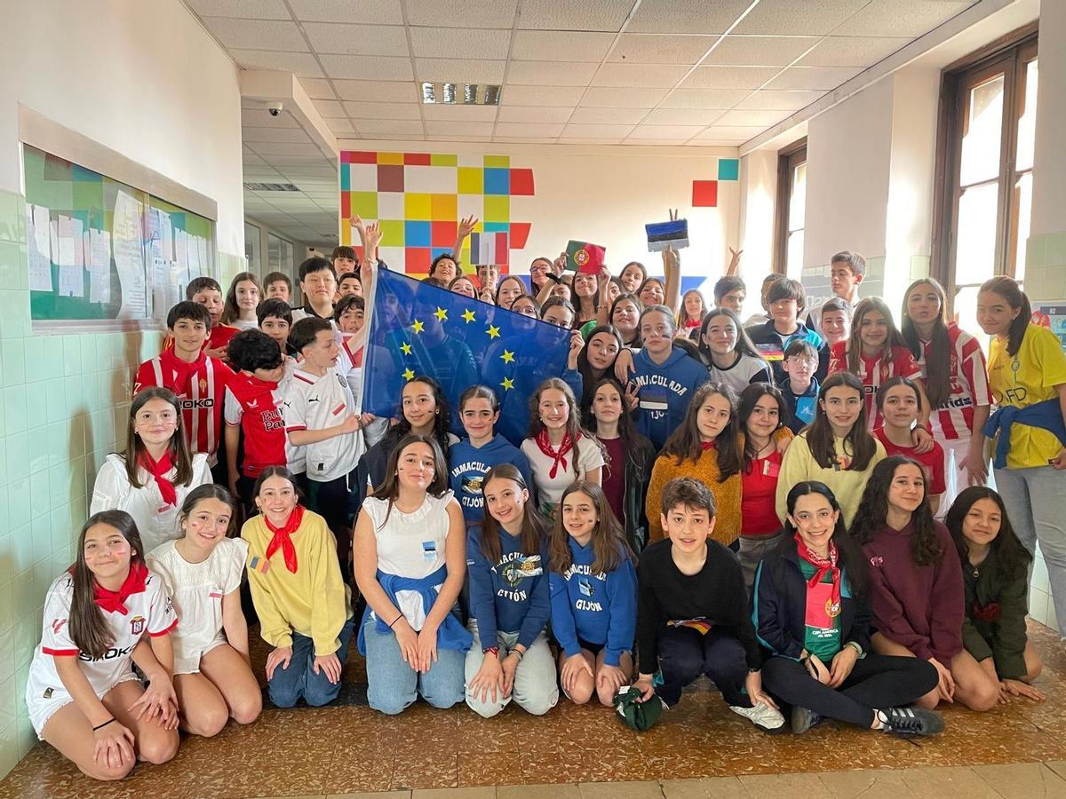 La Inmaculada pone fin a sus fiestas colegiales (en imágenes) La Inmaculada pone fin a sus fiestas colegiales (en imágenes)