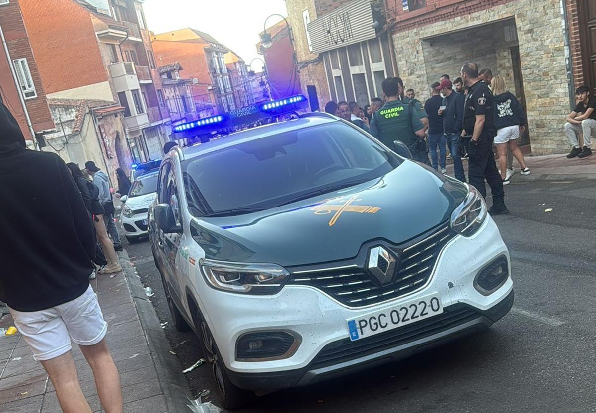 Imagen de una intervención policial en una zona de copas.
