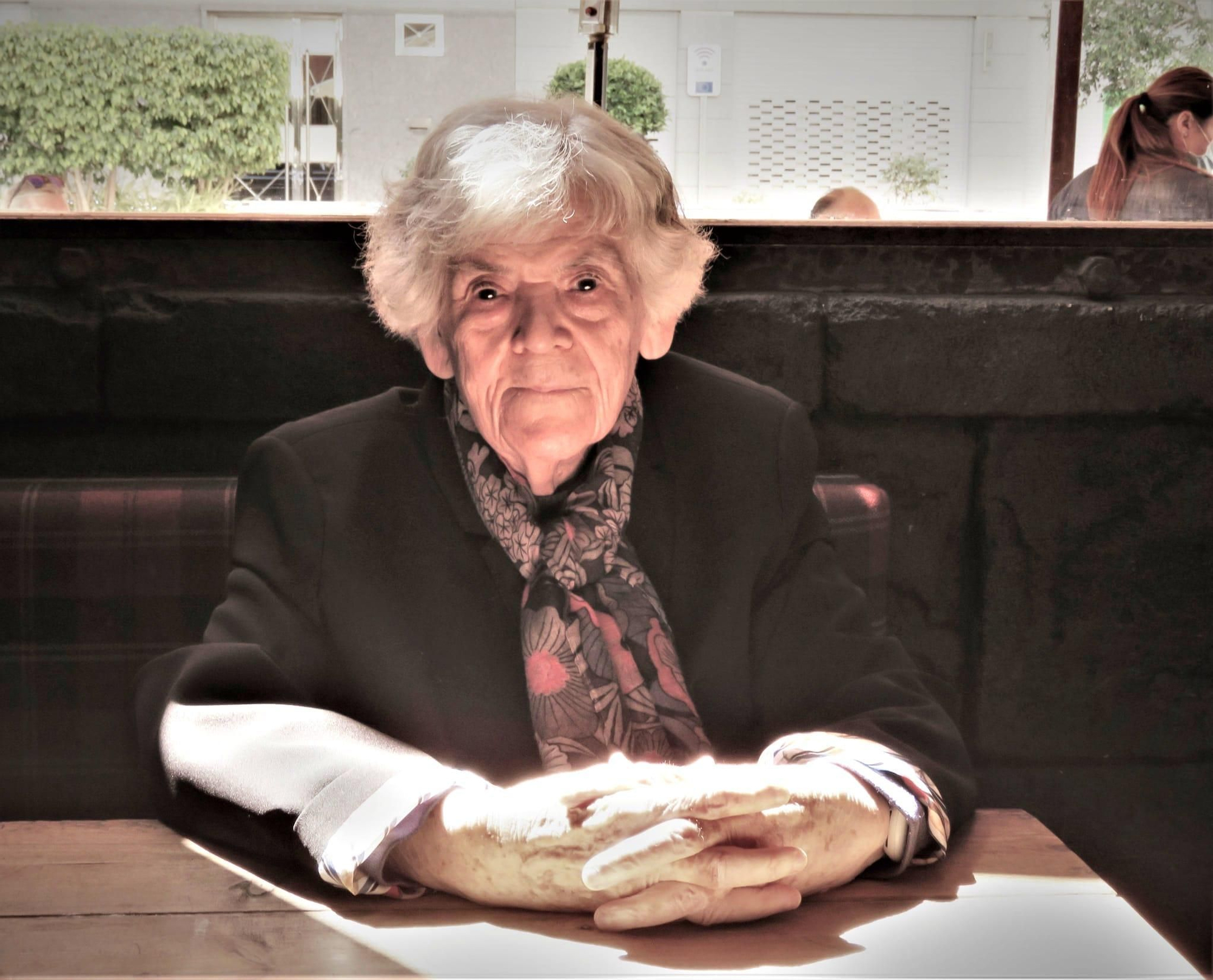 La estimada profesora Lola Peiró.