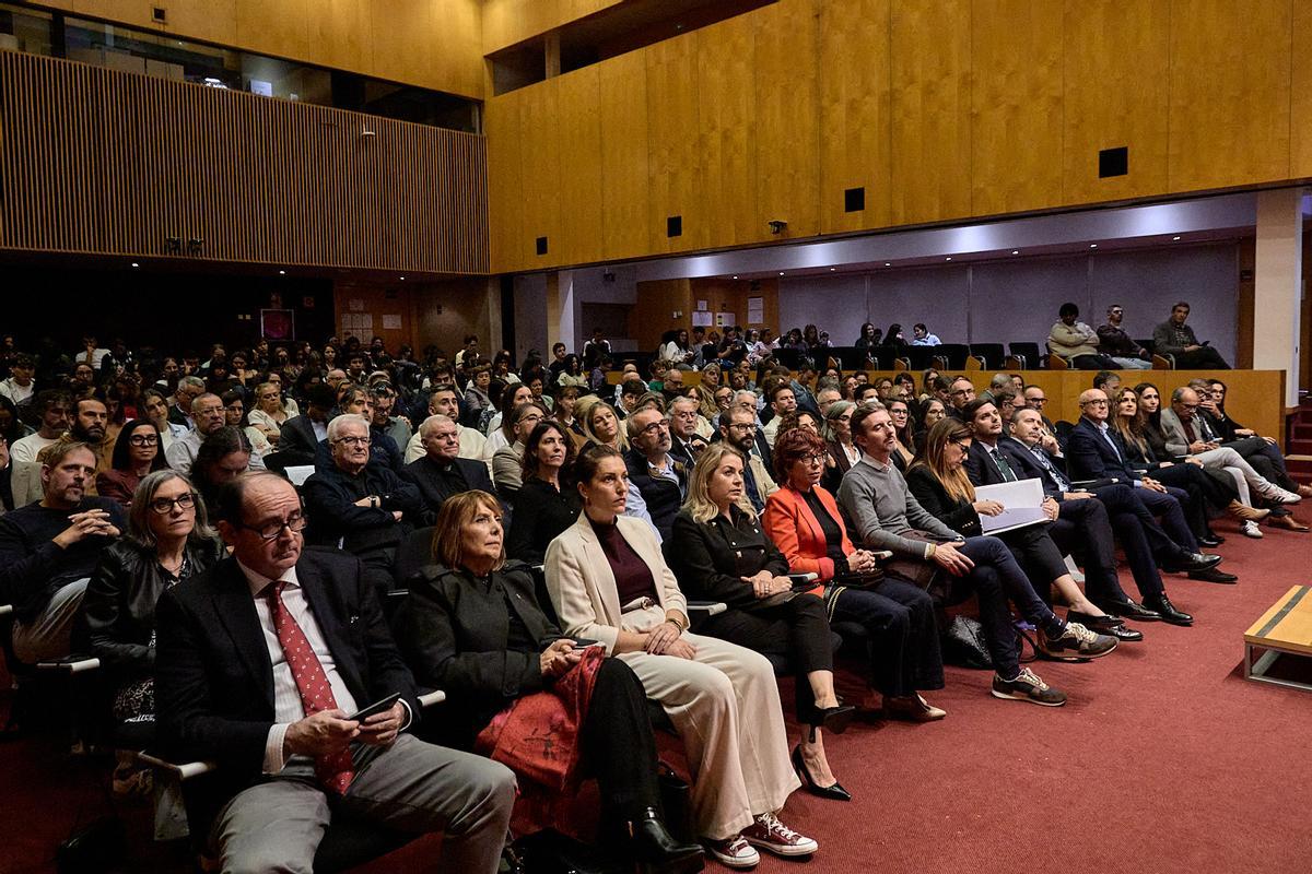 VISTA GENERAL DEL PARANIMF I DE LA LLOTJA DEL CAMPUS DE GANDIA. ACTE DE LA CONFERÈNCIA INAUGURAL CURS 2025-26