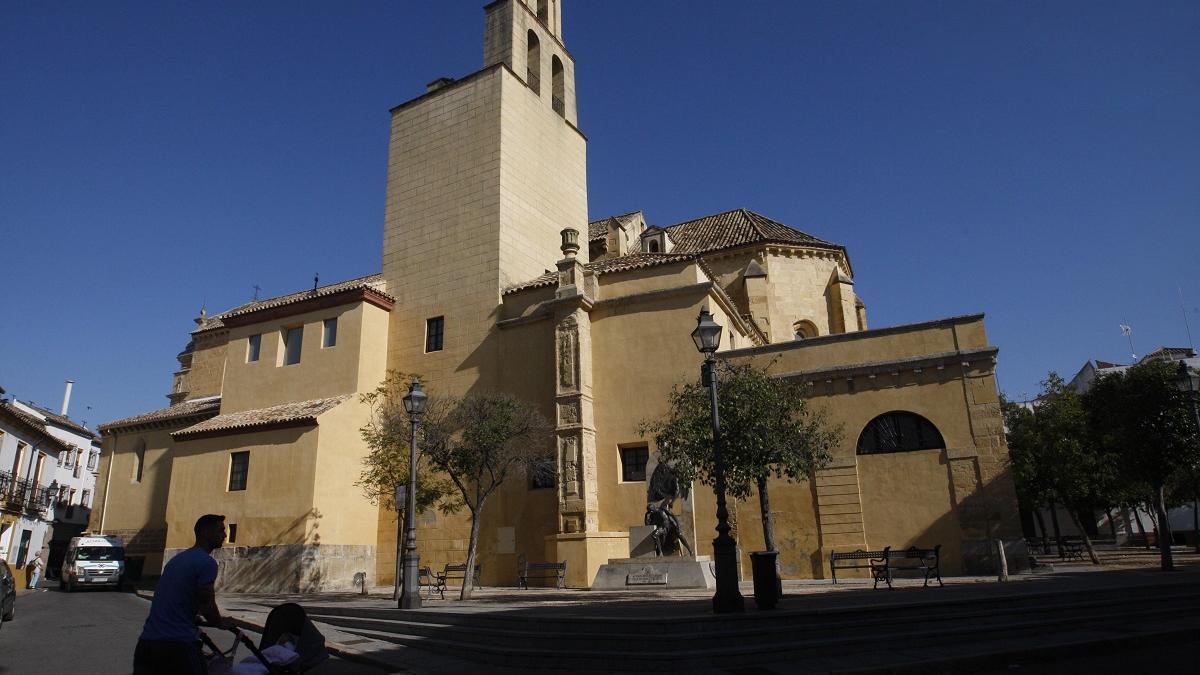 Exterior de la iglesia de San Pedro en Córdoba.