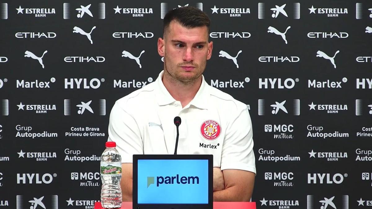 Livakovic, en la presentación con el Girona
