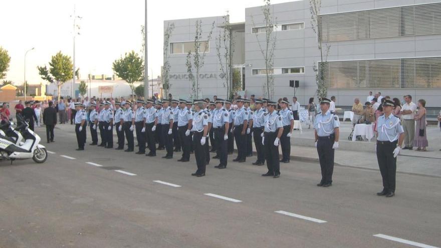 Imagen de archivo de la Policía Local de Inca formada ante su cuartel