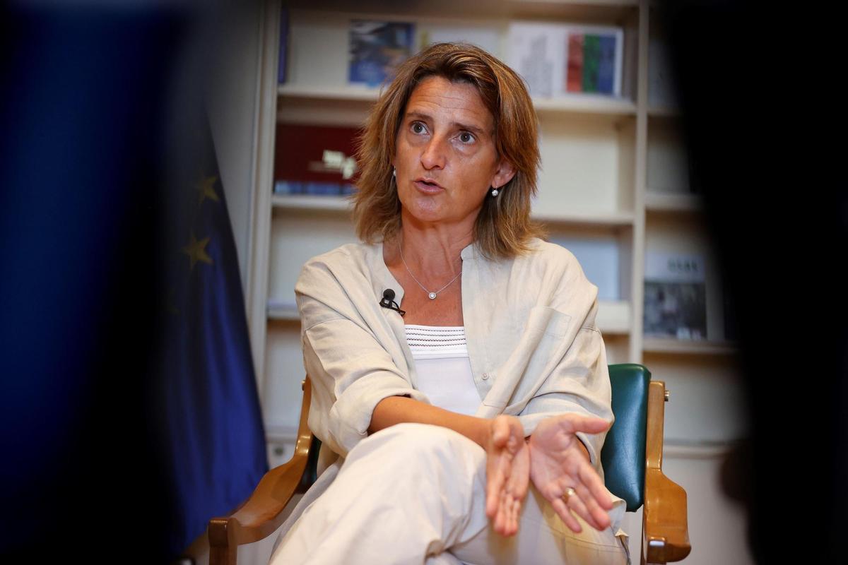 La vicepresidenta tercera del Gobierno y ministra para la Transición Ecológica y el Reto Demográfico, Teresa Ribera, en una entrevista con EFE, en una imagen de archivo. EFE/JUAN CARLOS HIDALGO