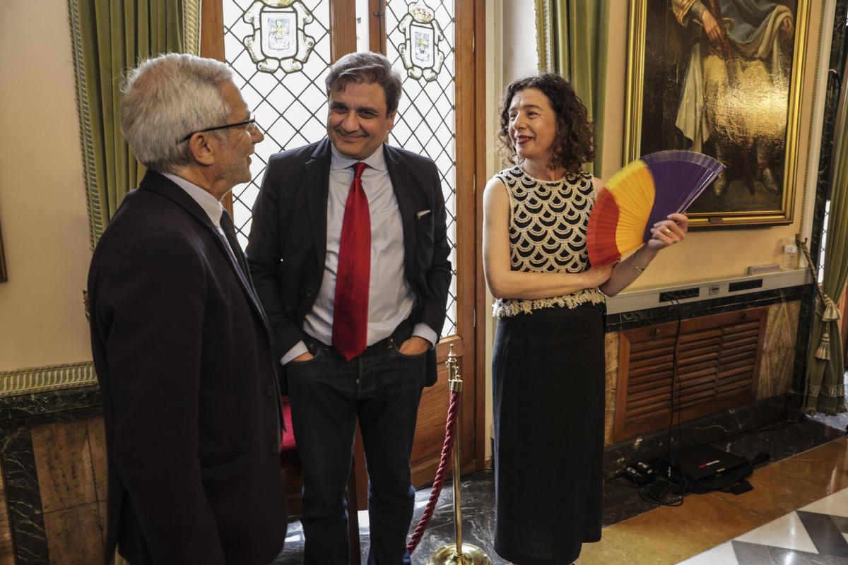 Los ediles de IU Gaspar Llamazares, Alejandro Suárez y Cristina Pontón