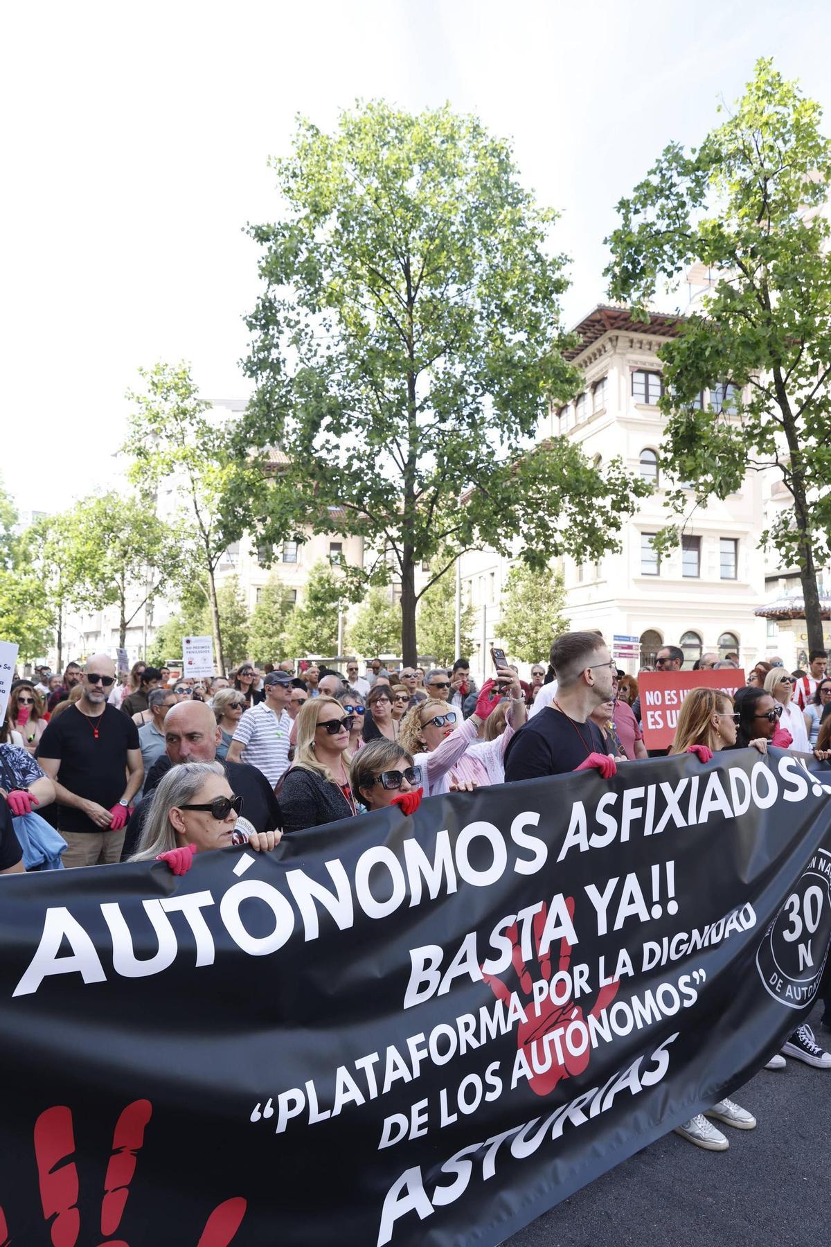 La protesta de los autónomos en Gijón, en imágenes La protesta de los autónomos en Gijón, en imágenes
