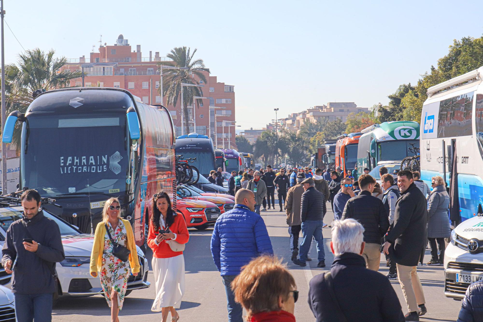 Salida de la 74 Vuelta Ciclista a la Comunidad Valenciana desde Orihuela