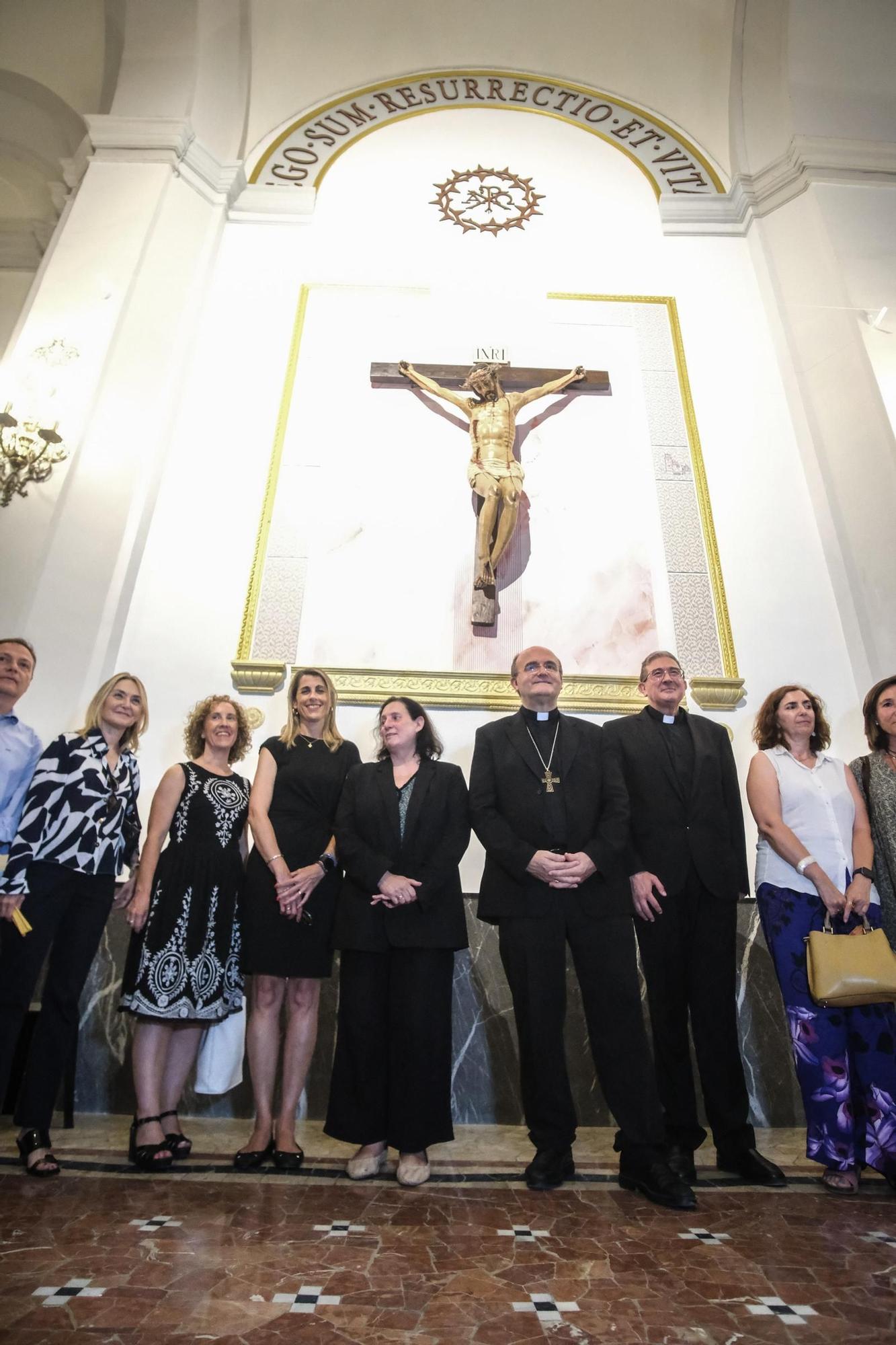 Así ha sido la presentación y bendición del restaurado Cristo de la Vida de Crevillent