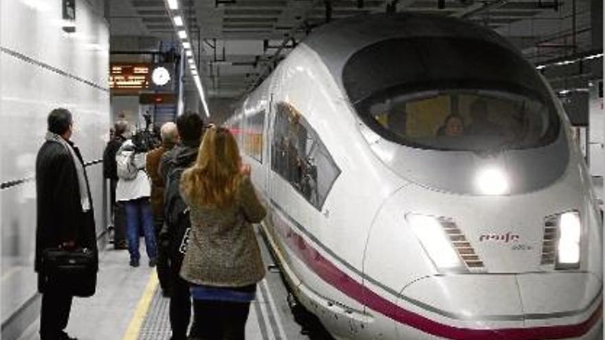 La FOEG recorda que el primer TAV arriba a Madrid a les 11.10 i que no va bé per als treballadors.