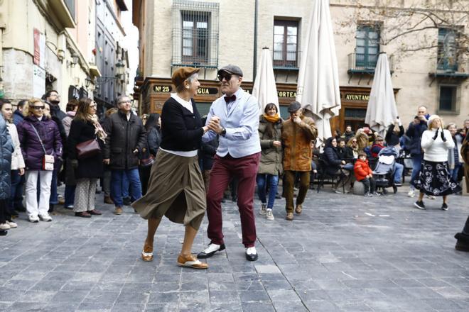 El ambiente festivo se apodera de Zaragoza en San Valero