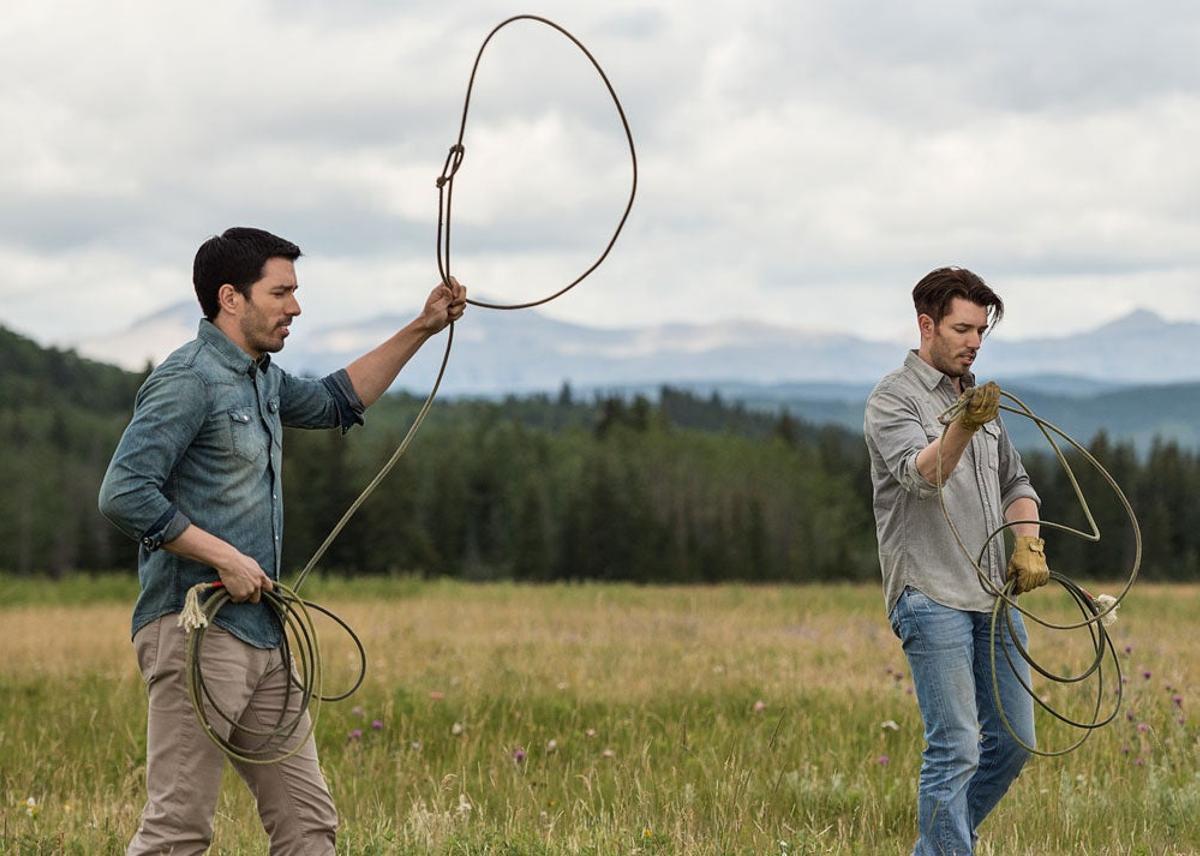 Los hermanos Scott en su nuevo 'reality': 'Los gemelos en la granja'.