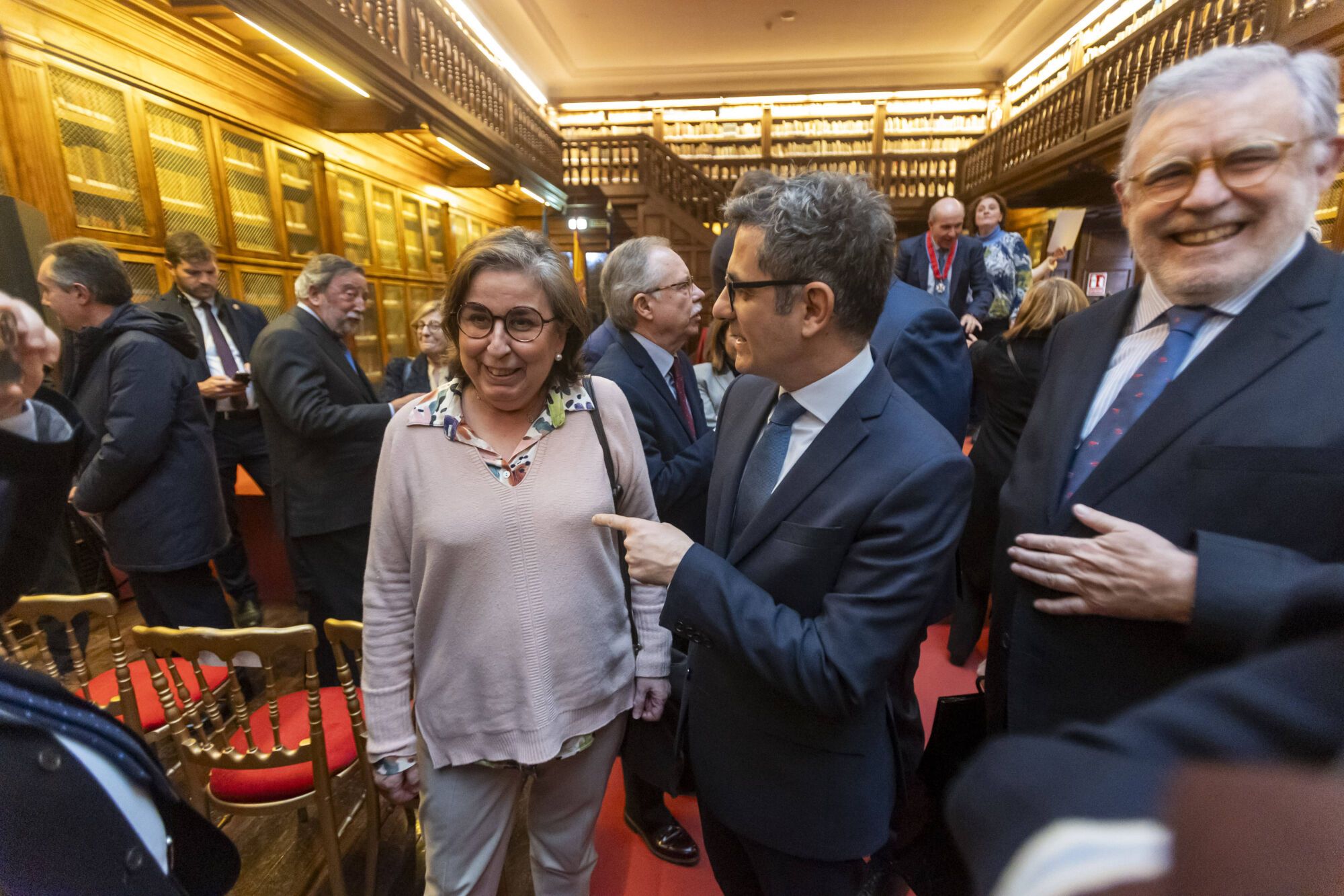 EN IMÁGENES: El ministro Félix Bolaños condecora a ocho funcionarios asturianos