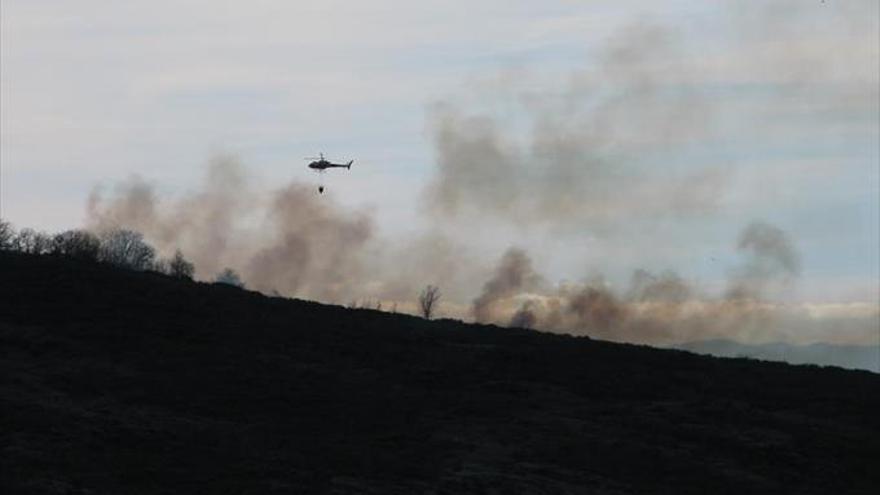 Incendio entre los lanchares y san gil