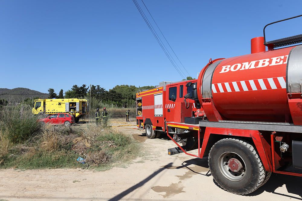 Incendio en una zona de rastrojos en Sant Antoni