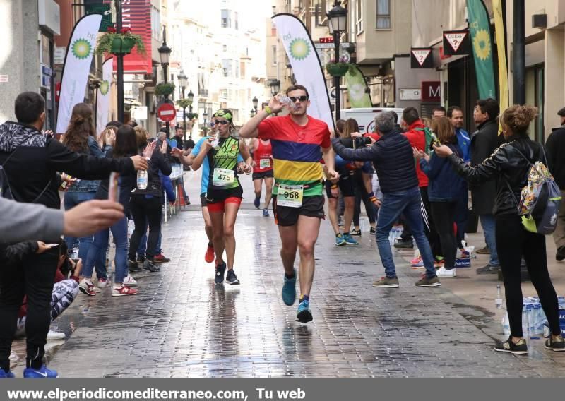 Atletas en el IX Marató BP de Castellón