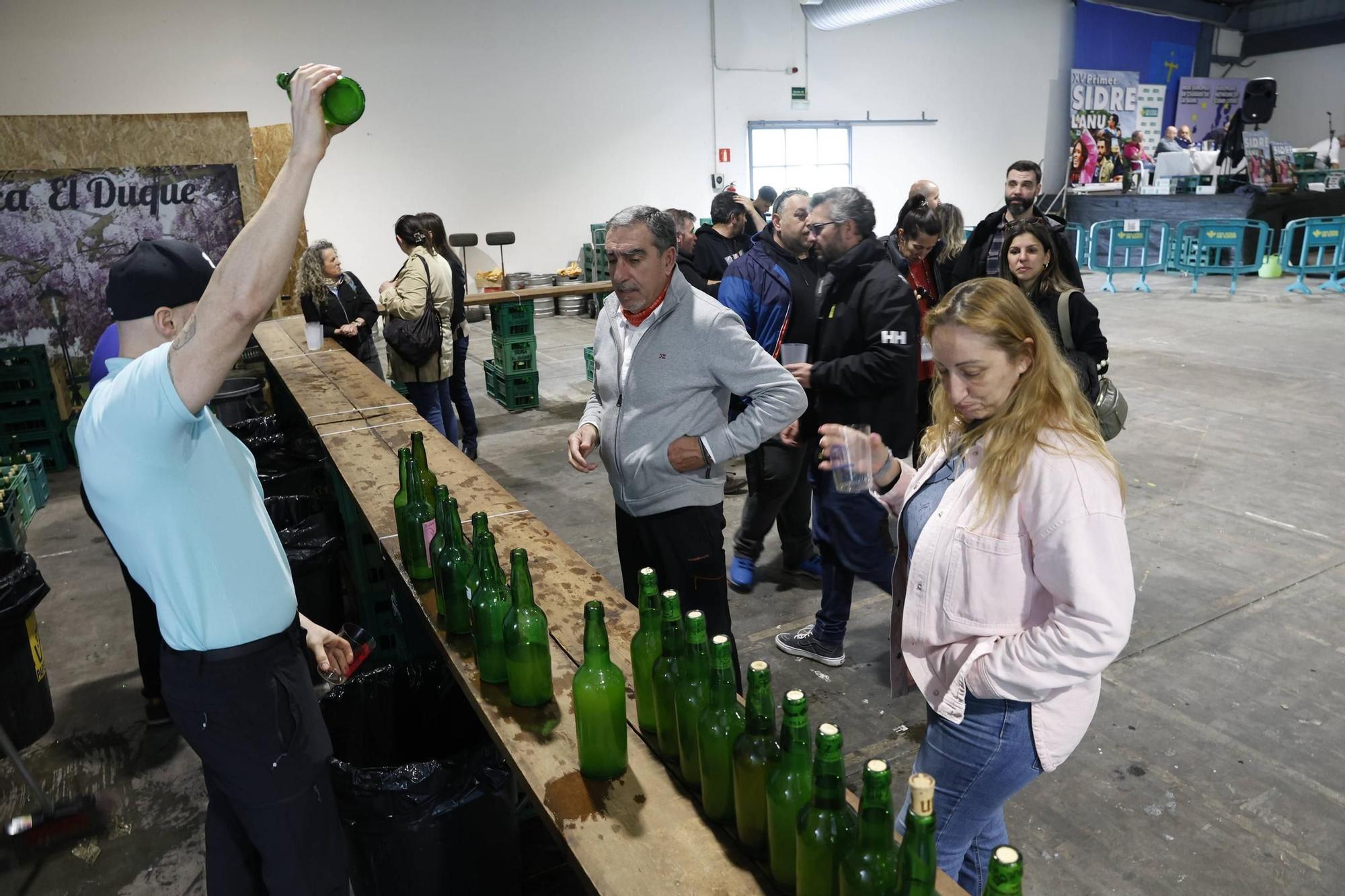 La multitudinaria Primer Sidre l’Añu en Gijón, en imágenes