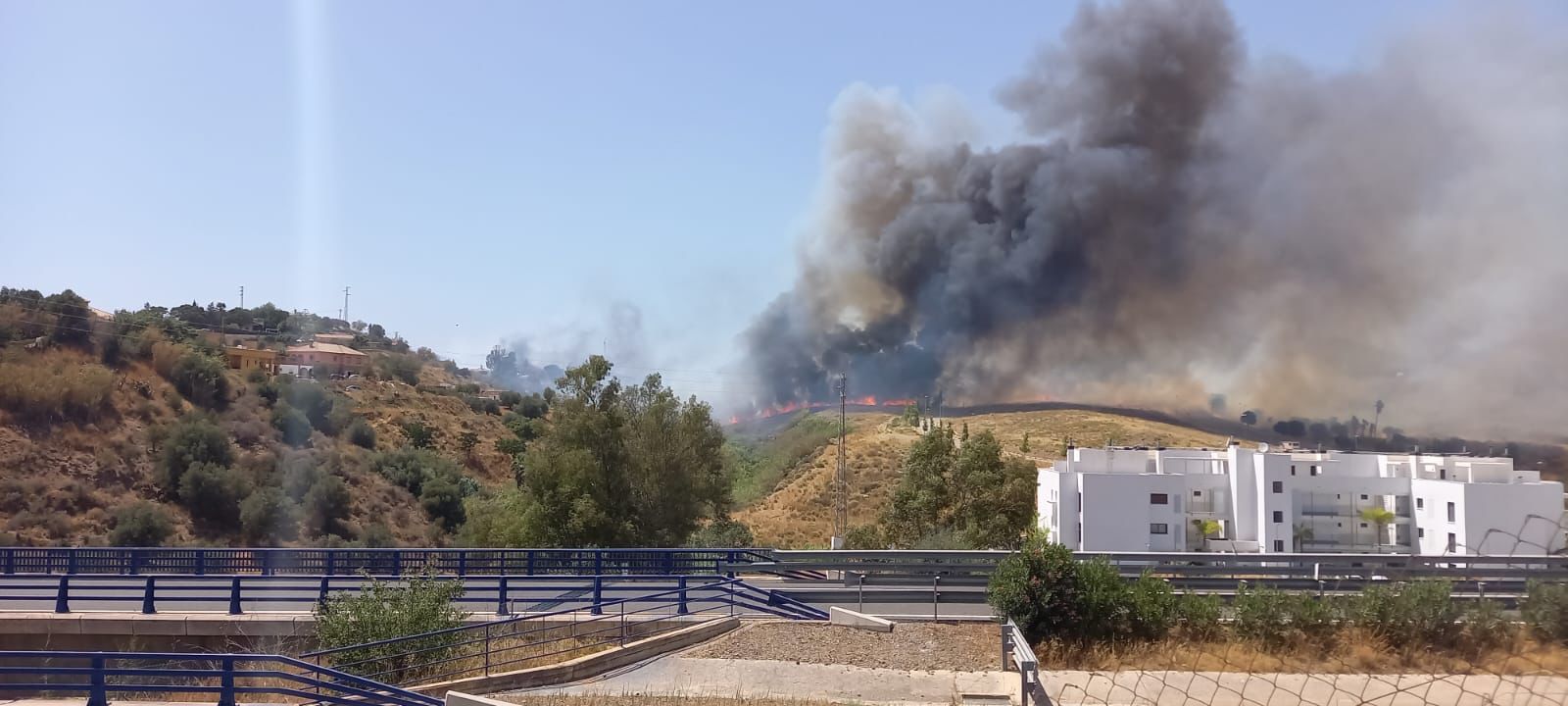 Incendio en Mijas, en la zona de Majadilla del Muerto, entre La Cala y Entrerríos