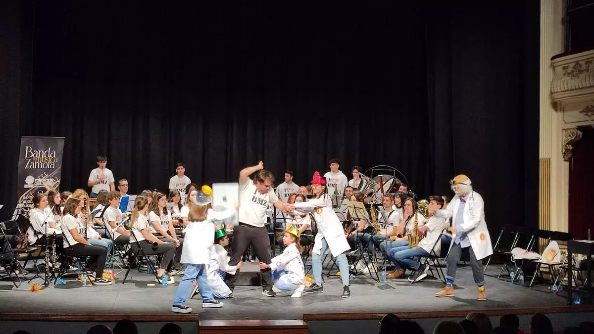 La Banda de Zamora llena de música y humor el Principal
