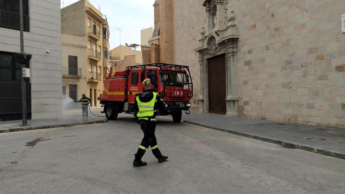Coronavirus: La UME y los bomberos de la Diputación desinfectan a fondo la provincia de Castellón