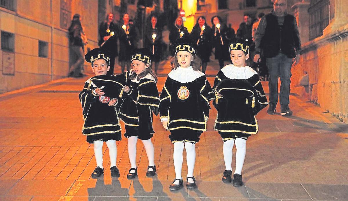 Los más pequeños también formaron parte del cortejo.