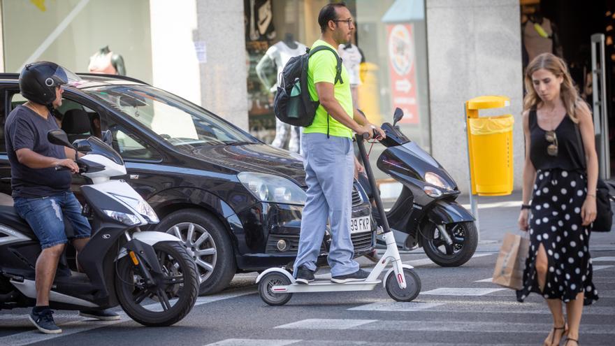 El precio de los carburantes dispara la venta de patinetes eléctricos -  Levante-EMV