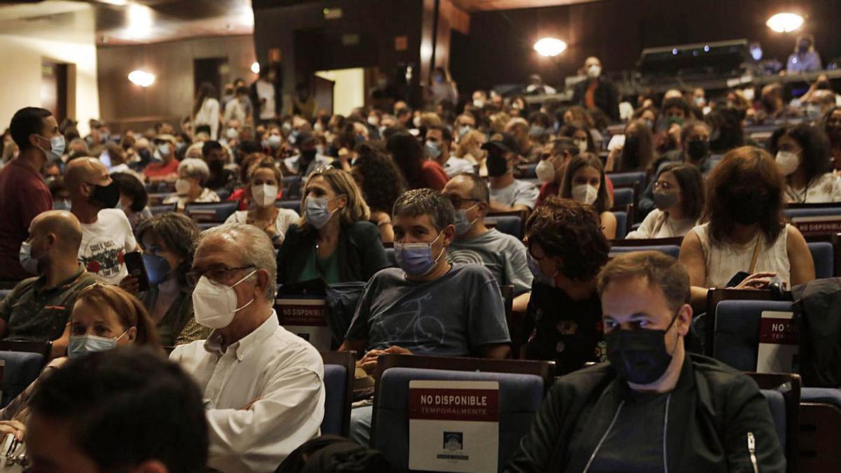 El público, instantes antes del inicio del concierto. | Fernando Rodríguez