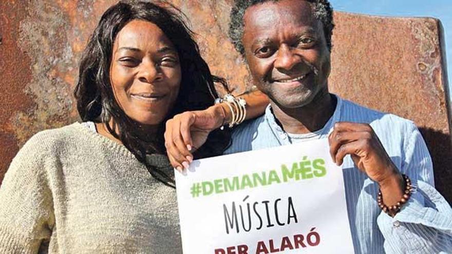 Buika apoya a su hermano candidato