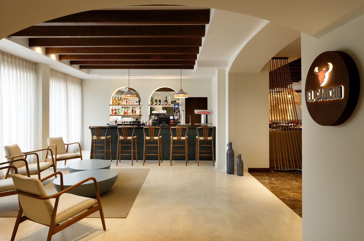 El restaurante Gaucho, una de las diferentes propuestas gastronómicas de este hotel de lujo en Ibiza.