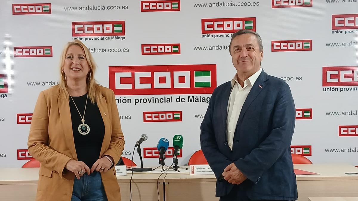 El secretario general de CCOO de Málaga, Fernando Cubillo, y la secretaria de empleo del sindicato, María José Prados, en la presentación del informe de empleo.