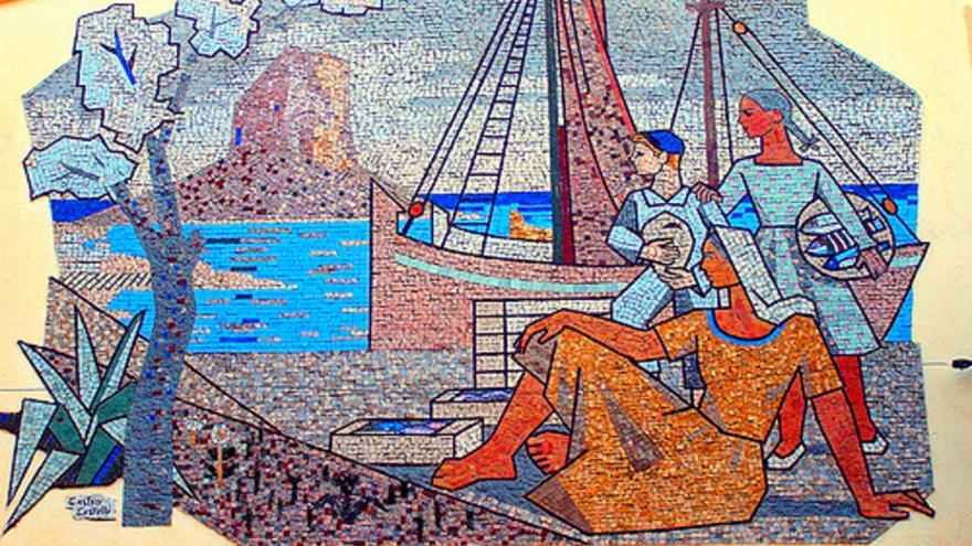 El mosaico: un homenaje a la tradición pesquera con el Penyal d&#039;Ifac en el horizonte