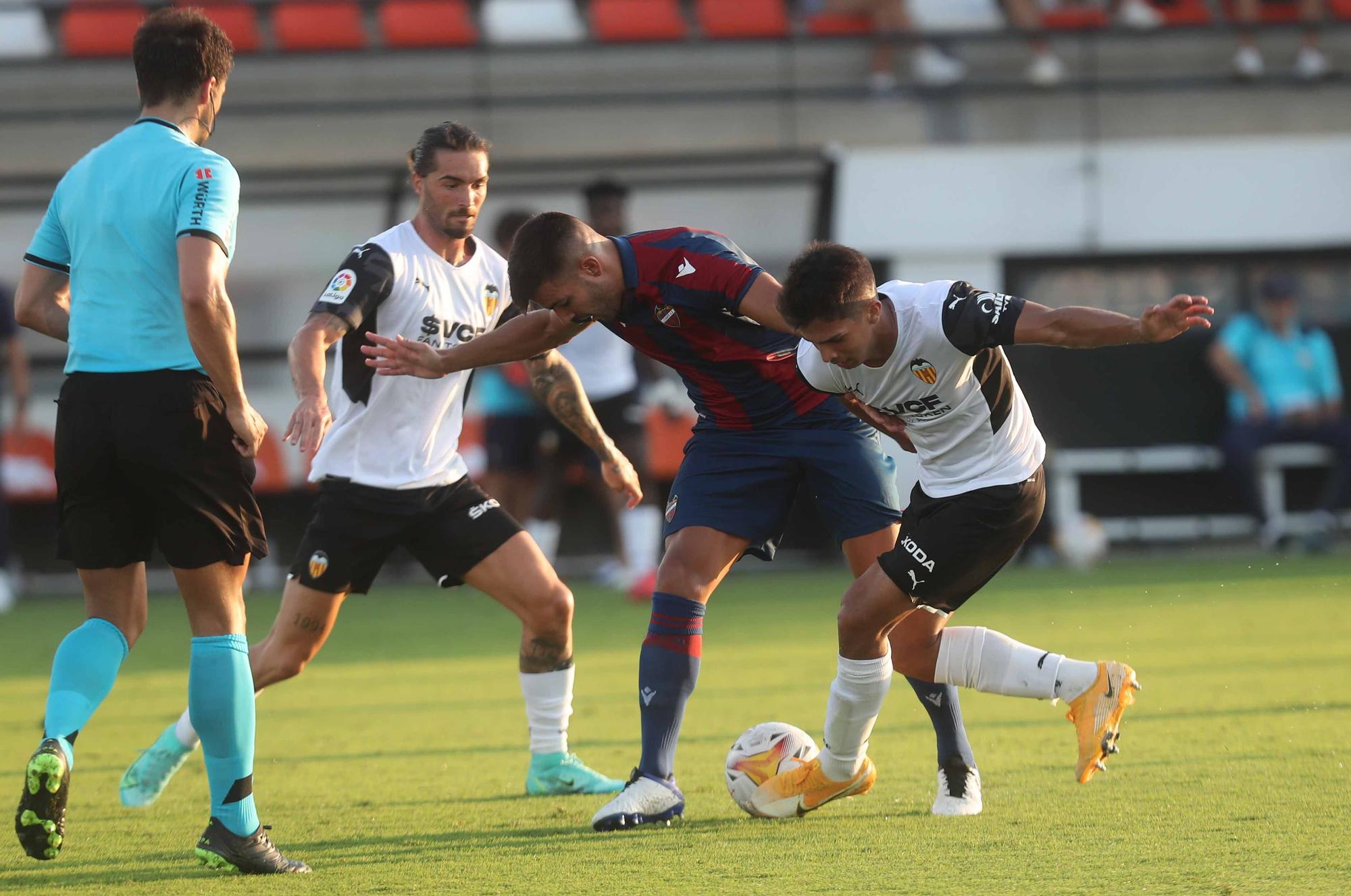 El Derbi Valencia - Levante, en imágenes