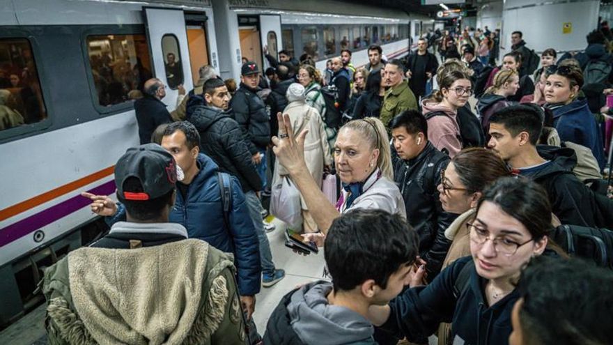 Usuaris de Rodalies sortiran al carrer aquest dissabte a nou ciutats catalanes: «Hem tocat fons»