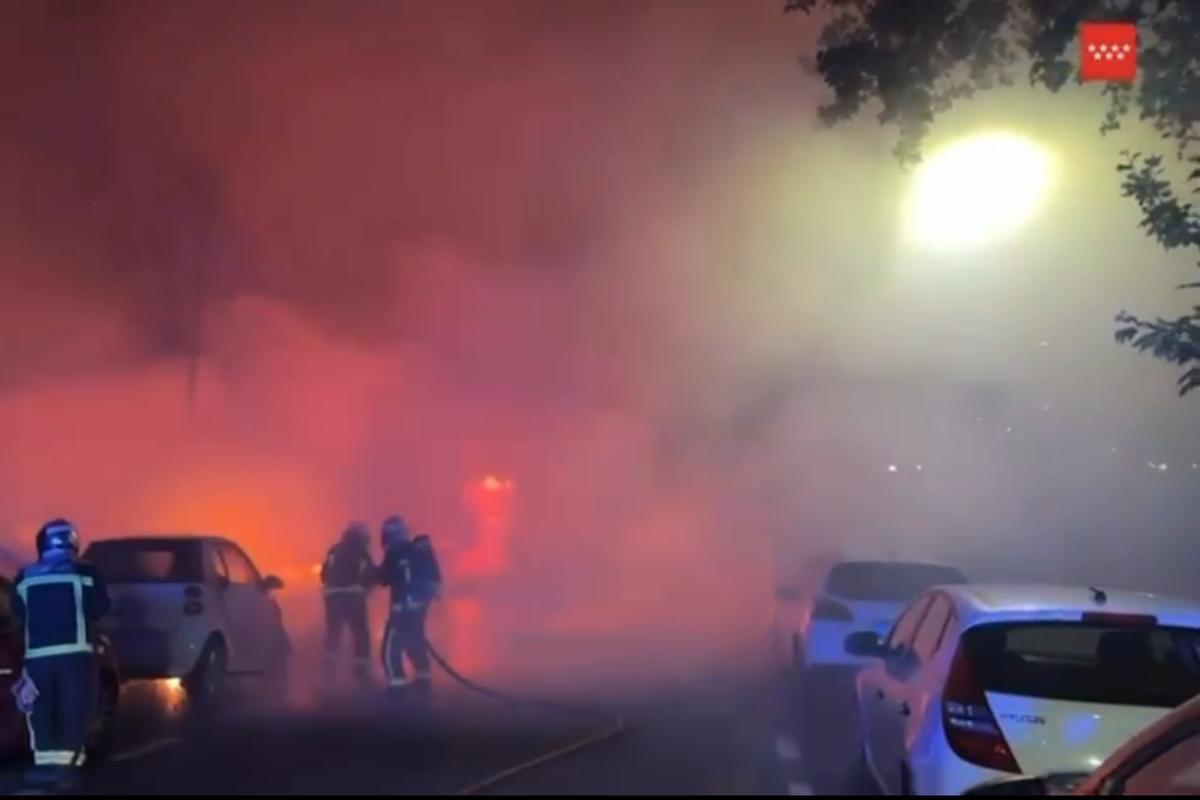 Seis coches arden en las calles de Pozuelo