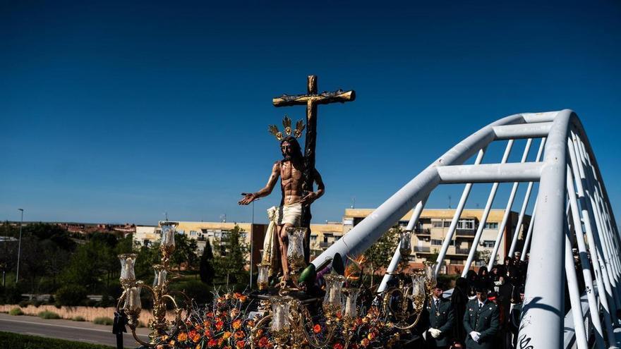 Fotogalería | La procesión del Cristo de la Victoria de Cáceres, en imágenes