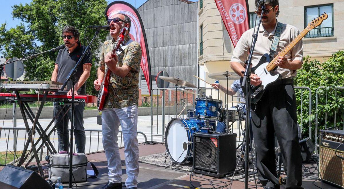 Espiño Band en Os Duráns y la Banda Municipal, en A Coca