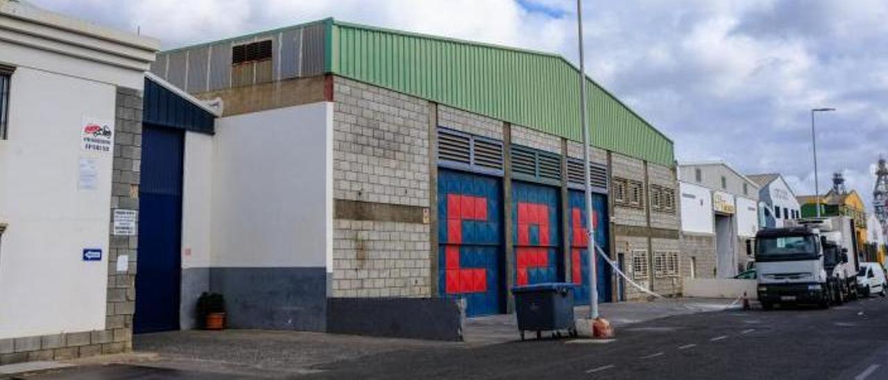 Fachada de una de las naves ubicadas en la calle Blandy Brothers que forma parte del catálogo de instalaciones disponibles del Puerto. | | JOSÉ CARLOS GUERRA