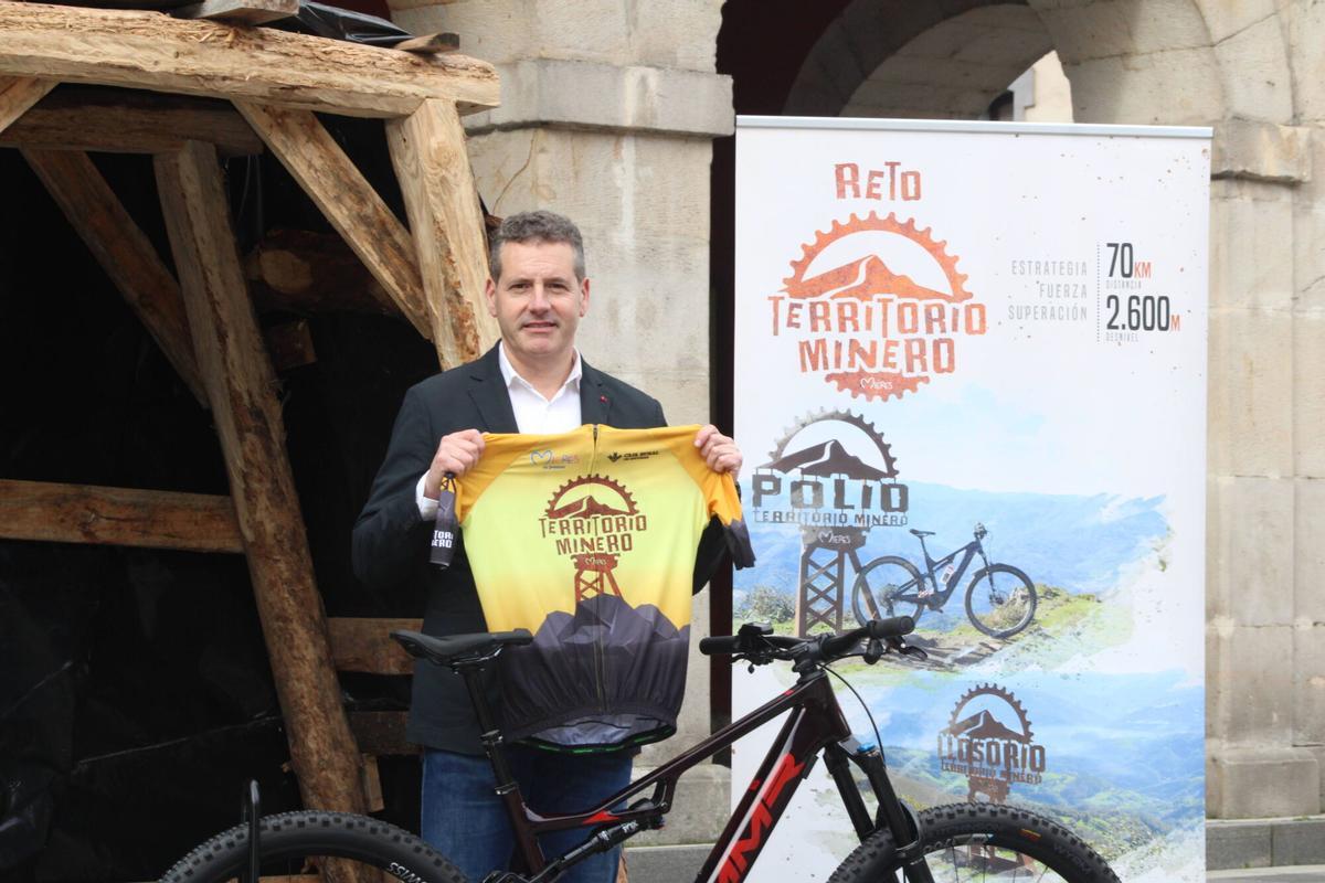 Álvaro González, concejal de Turismo, en la presentación del "Territorio Minero".