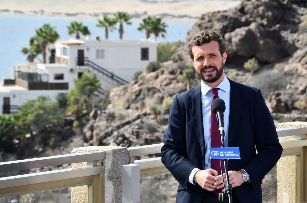 Encuentro de Pablo Casado (PP) con hoteleros en el sur de Gran Canaria