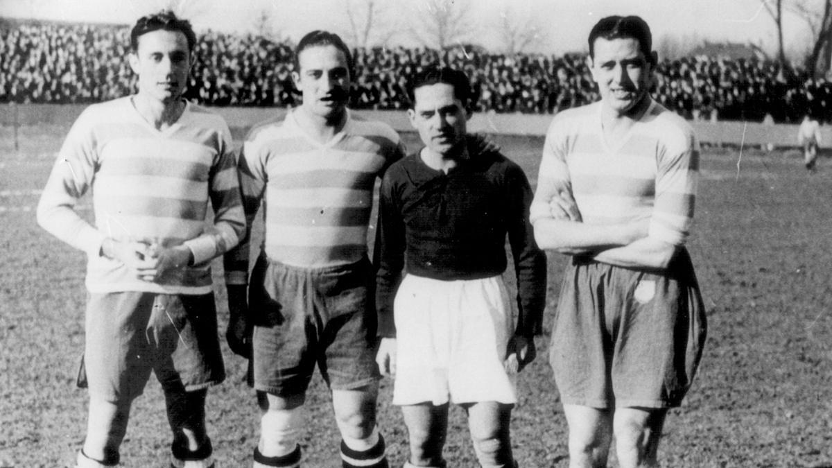 Raich, Escolà y Balmanya (con la camiseta del Sète) y Cabanes (con la del Metz). Los cuatro ex del FC Barcelona coincidieron en el campeonato francés 1937-38