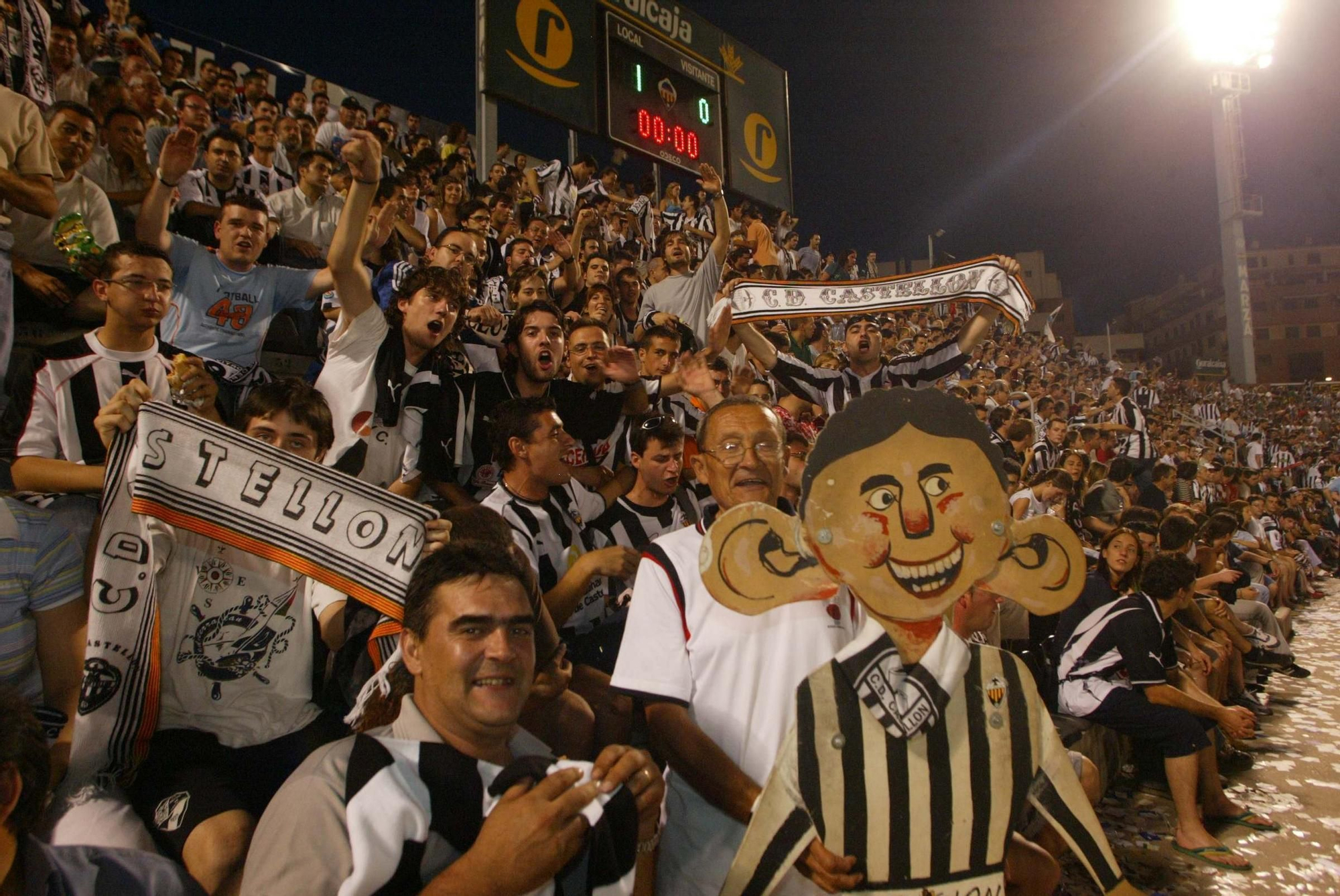 Galería | 20 años del mítico gol de Manu Busto en Castalia para ascender a Segunda: ¿lo recuerdas?