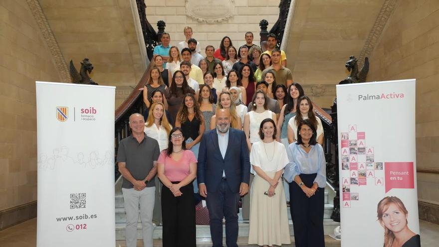 PalmaActiva cierra un programa que ha dado trabajo durante un año a 22 jóvenes en el Ayuntamiento