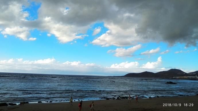 Nubes y viento en Las Canteras (9/10/2018)