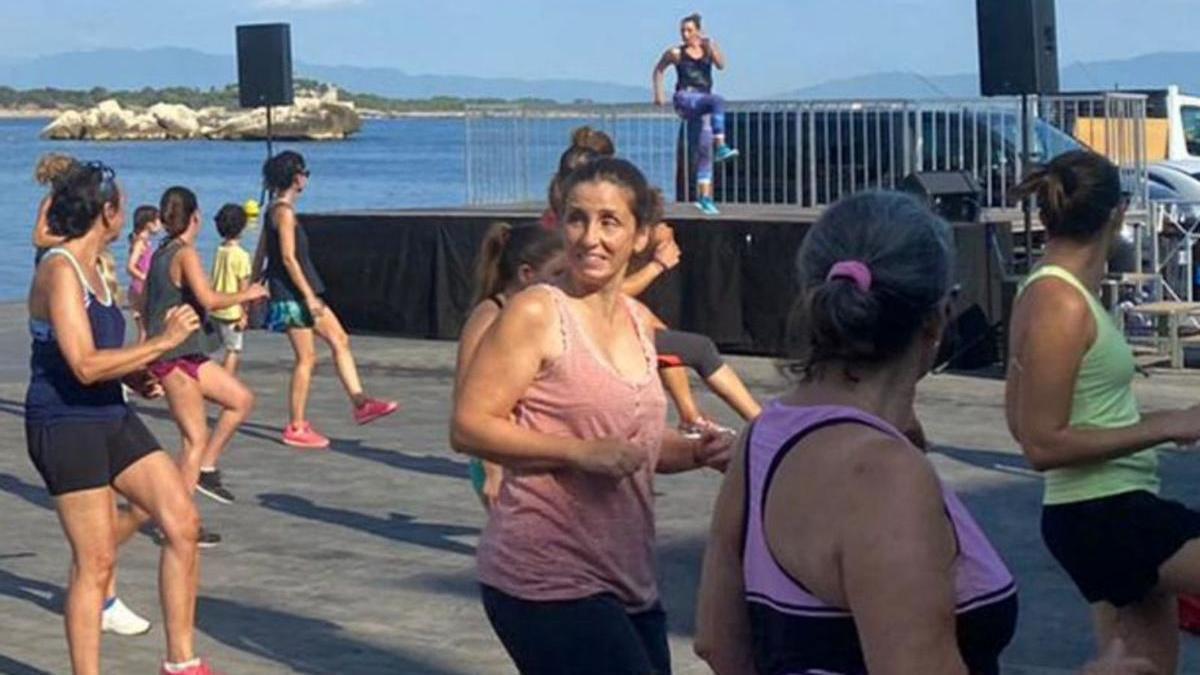 La sessió de zumba solidària, dissabte passat, a la Riba