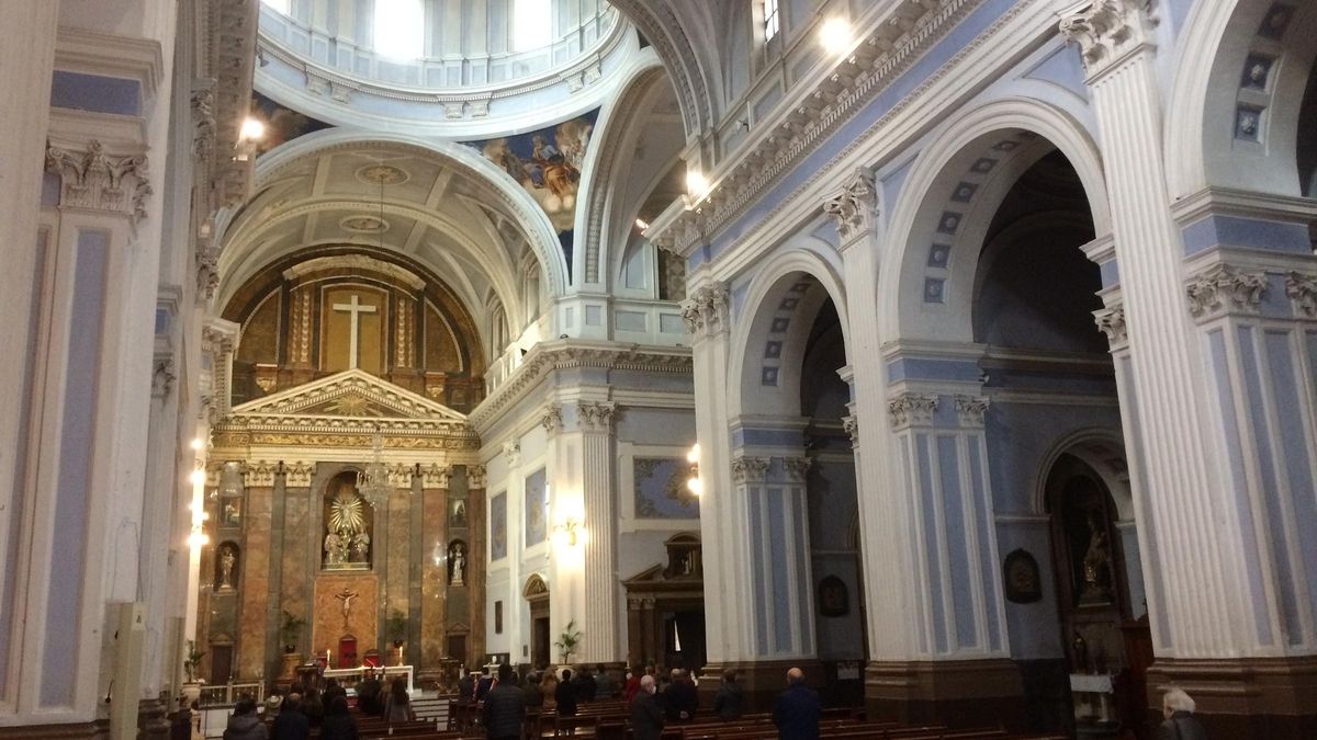 Interior de la iglesia de Turís.