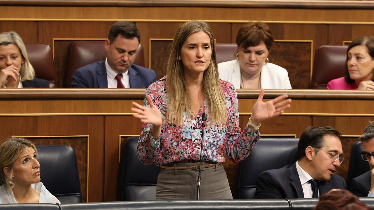 La vicepresidenta tercera y ministra para la Transición Ecológica, Sara Aagesen, interviene durante una sesión de control al Gobierno, a 28 de mayo de 2025, en Madrid (España).